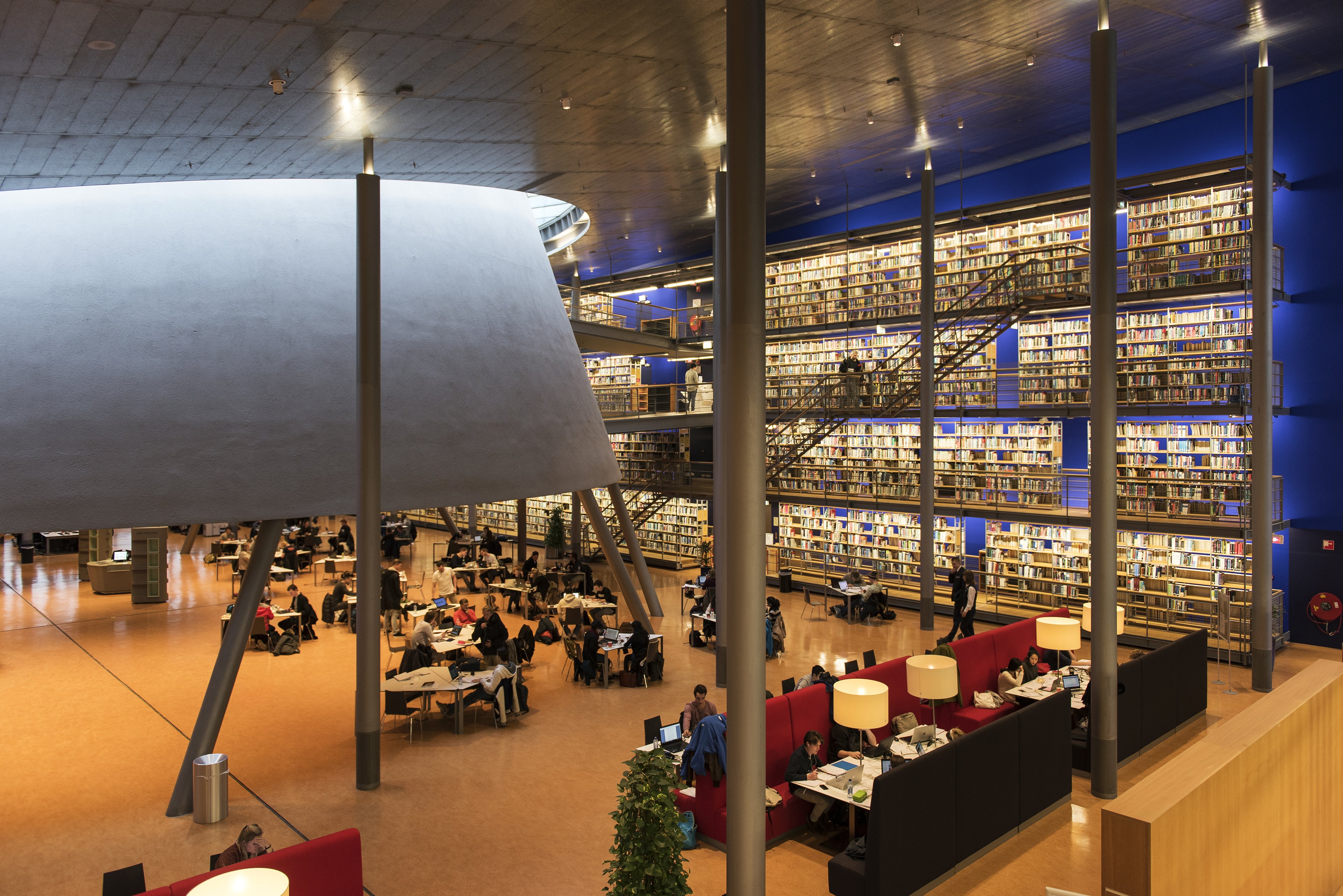 De universiteitsbibliotheek van de Technische Universiteit in Delft. (Foto: Jan Sluijter)