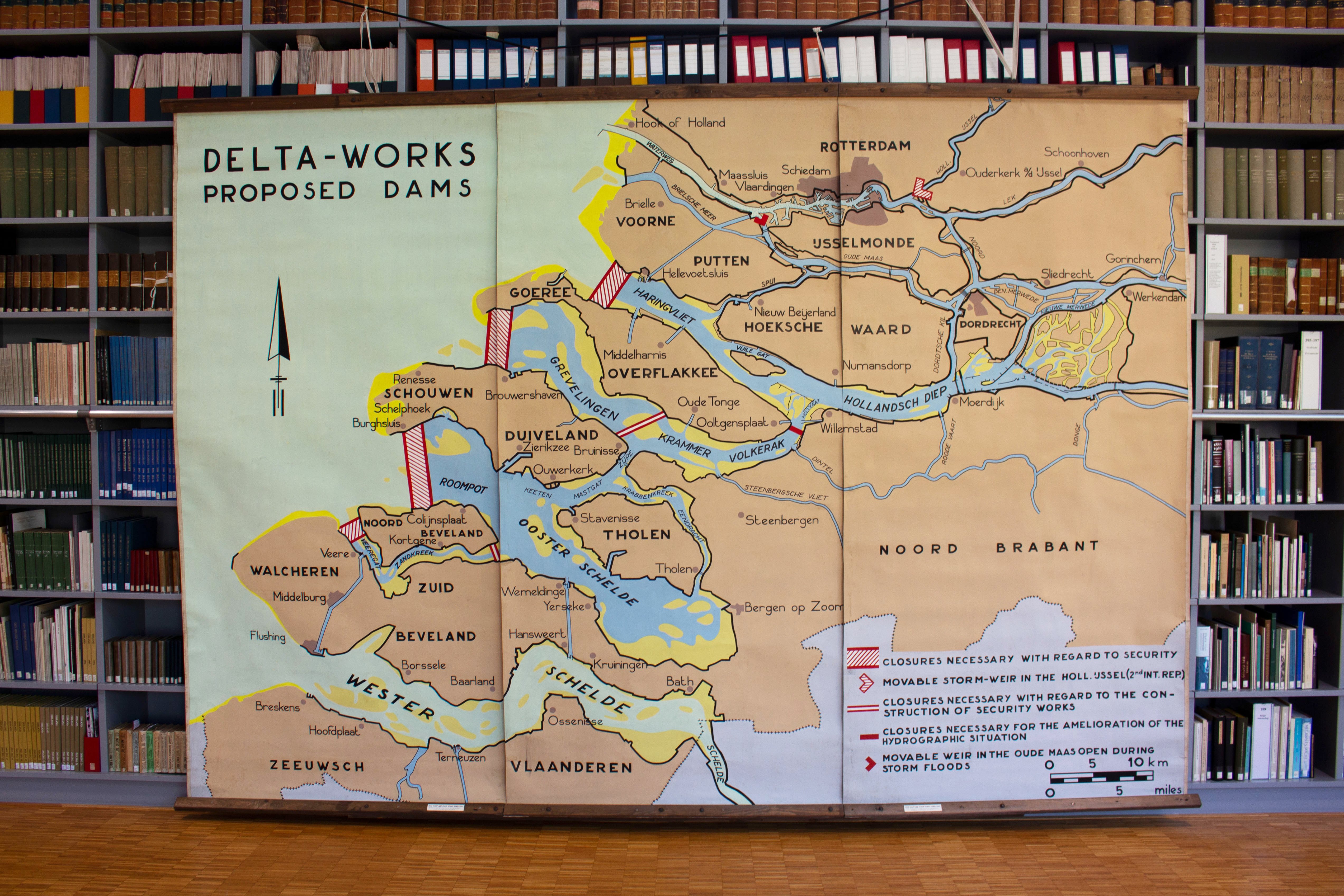 Oude kaart van het gebied waar de Deltawerken op ingetekend staan.