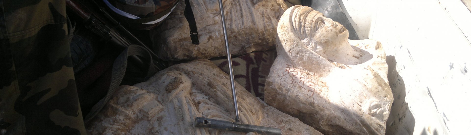 Beschadigd erfgoed door illegale handel, afkomstig uit Palmyra, Syrië.