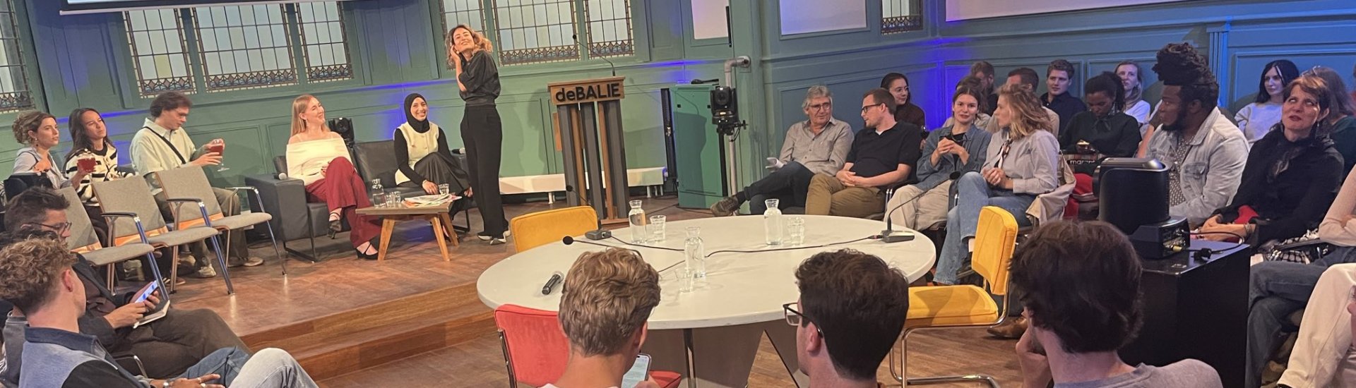 Avond in de De Balie over nieuwsgebruik onder jongeren.