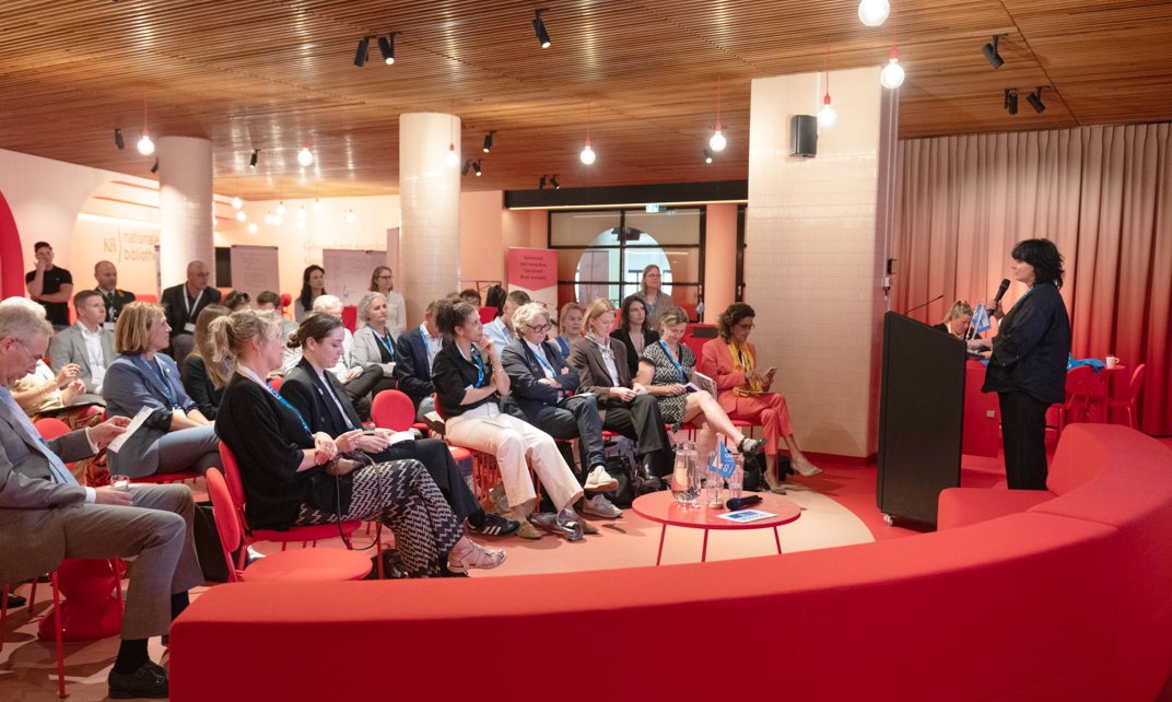 Afsluitende bijeenkomst van de Actiedag Weerbaar Erfgoed 2025 in de Koninklijke Bibliotheek in Den Haag.
