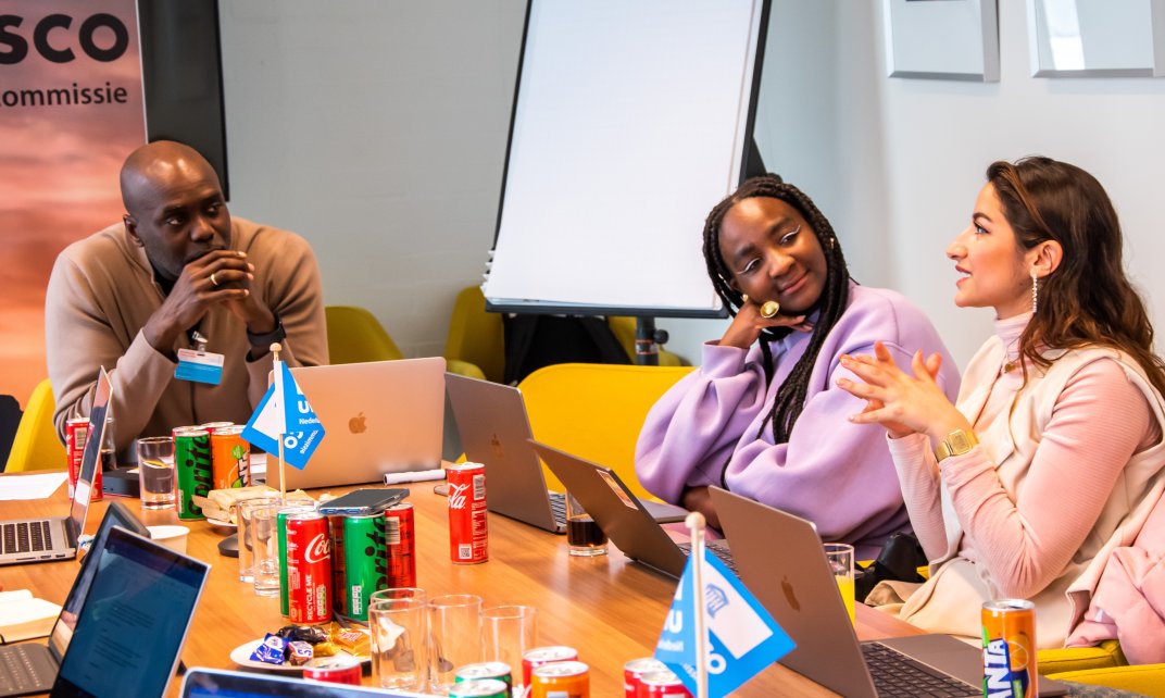 Martin van Engel, Munganyende Christelle en Amira al Rawi in een van de expertmeetings over 'hedendaagse diasporische stadscultuur'. 