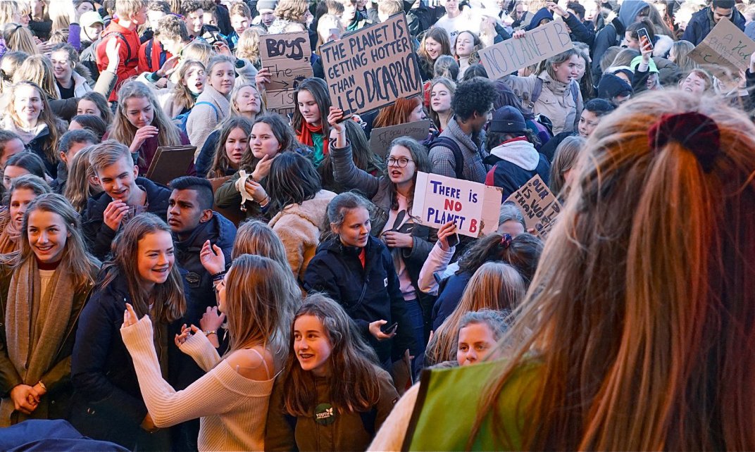 Jongerendemonstratie op het Malieveld tegen het huidige klimaatbeleid (Foto: CC/Flickr.com | Roel Wijnants)
