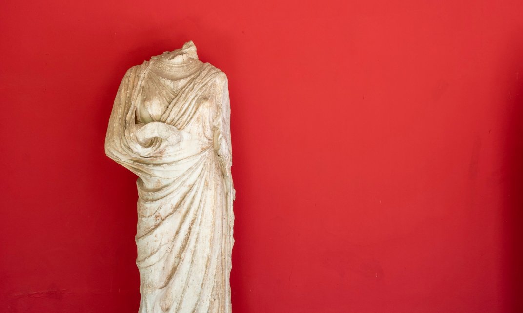 Het Unesco 1970-verdrag poogt illegale handel in kunstvoorwerpen en in het bijzonder cultureel erfgoed tegen te gaan. (Foto: Mika | unsplash.com)