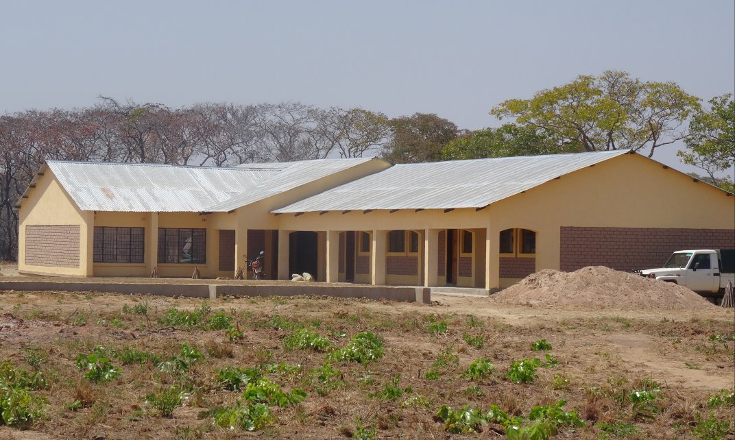 De Nkulumazhiba middelbare school in Zambia (Foto: UCN)