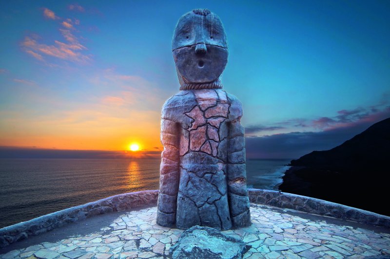 De sculptuur ‘Momia Guardiana’, Caleta Camarones, Chili. (Foto: Carlos Chow | Copyright: © Regional Program for Protection of the Chinchorro Sites. | Permanent URL: whc.unesco.org/en/documents/181886)