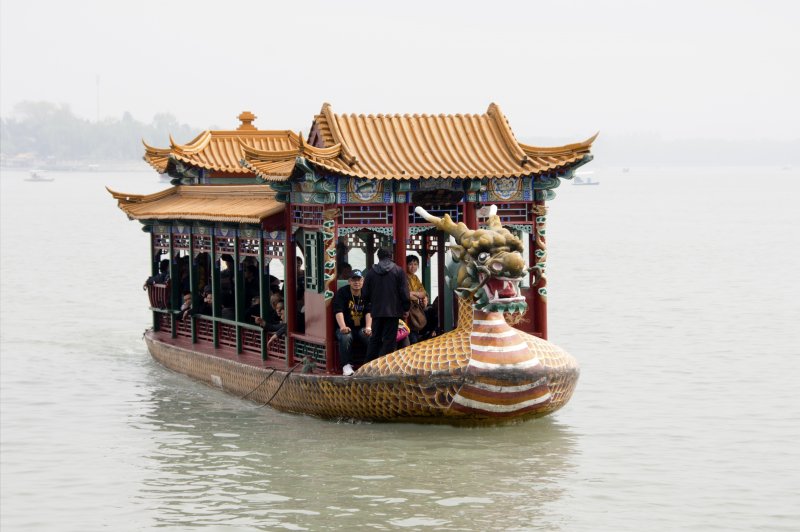 2011-04-20 Dragon boat at the Summer Palace Beijing. (Foto: CC/Flickr.com | Anne Roberts)
