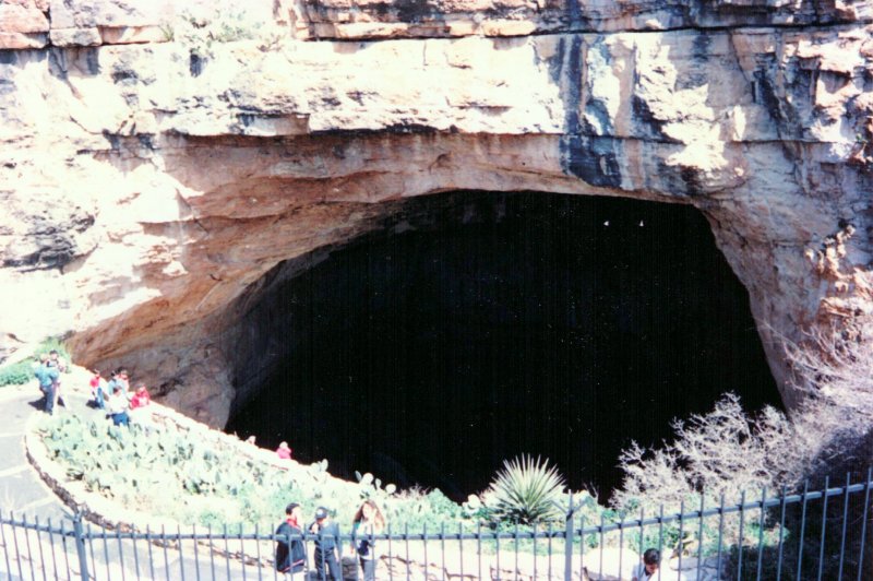 Carlsbad cavern entrance. (Foto: CC/Flickr.com | claes krantz)