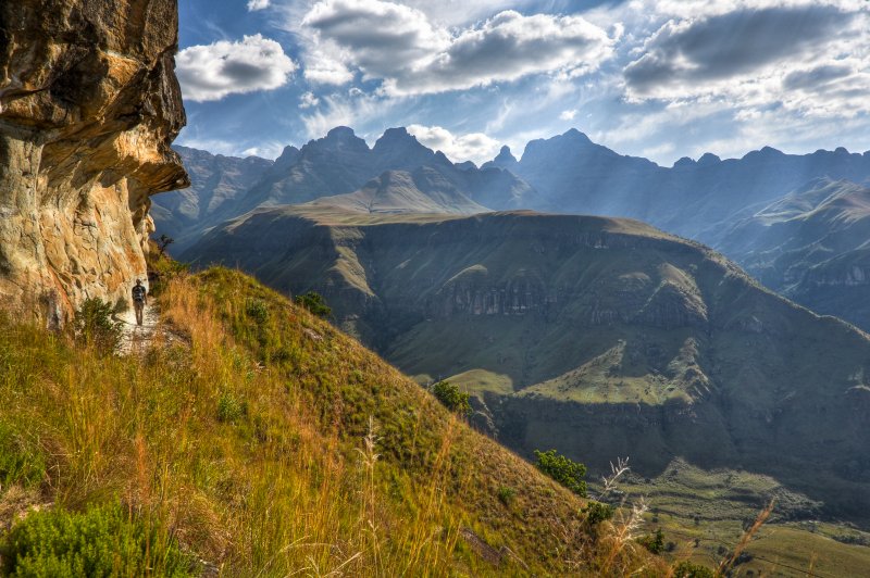 Cathedral Peak area trail Ukhahlamba Drakensberg National Park South Africa. (Foto: CC/Flickr.com | Jono Hey)