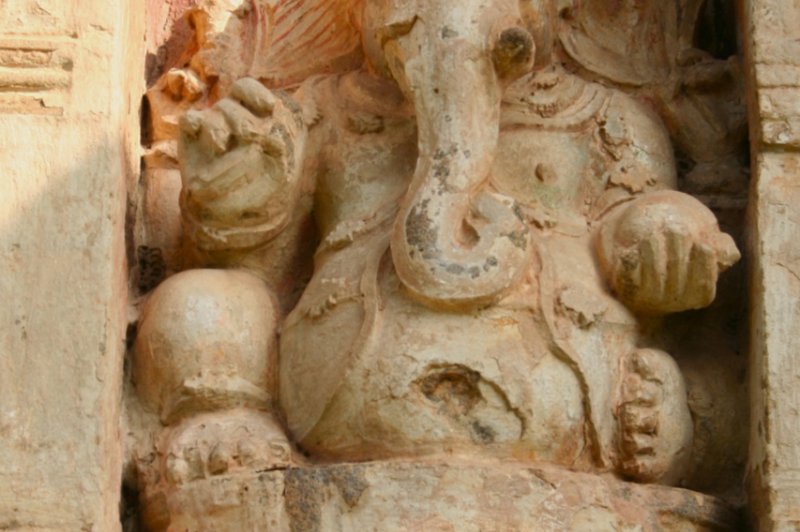 Crumbling Ganesha. (Foto: CC/Flickr.com | Kandukuru Nagarjun)