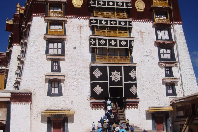 East Entrance to the Potala Palace. (Foto: CC/Flickr.com | Bruce Gilbert)