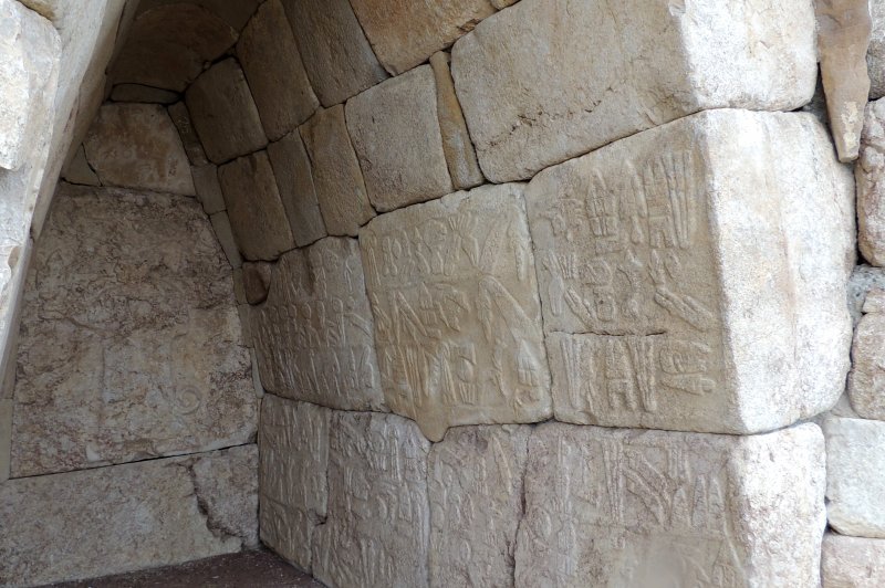 Hieroglyphic chamber. (Foto: CC/Flickr.com | Anita Gould)