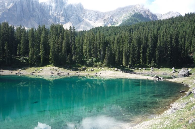 Lago di Carezza South Tirol - Dolomites - Italy . (Foto: CC/Flickr.com | Natalia)