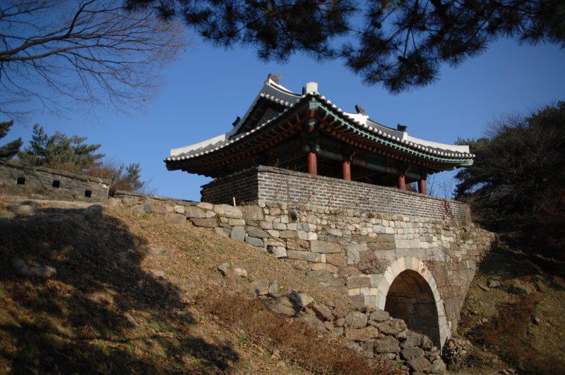 Namhansanseong Fortress - Seoul, South Korea. (Foto: CC/Flickr.com | Morning Calm Weekly Newspaper Installation Management Command, U.S. Army)