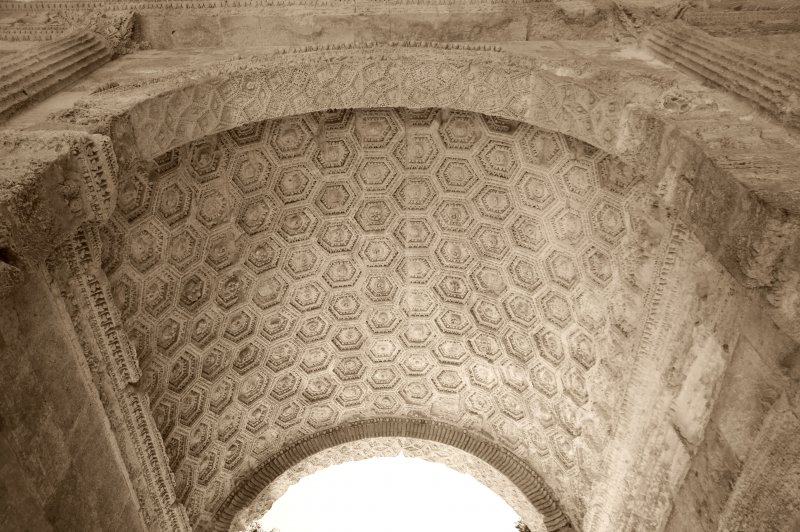 Roman arch Orange detail 3. (Foto: CC/Flickr.com | Howard Stanbury)