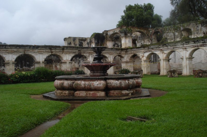 Ruinas en Antigua Guatemala, Guatemala. (Foto: CC/Flickr.com | Luis Guillermo Pineda Rodas)