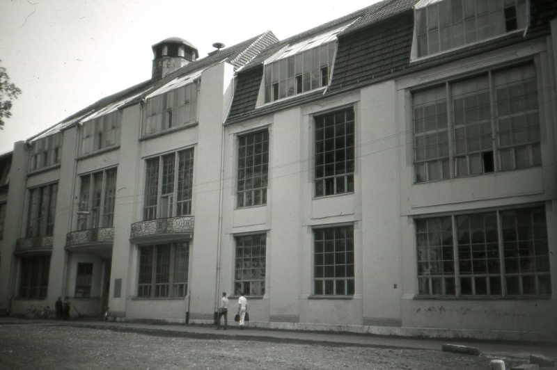 Weimar Bauhaus, Kunsthochschule . Hochschule fuer Architektur und Bauwesen. ORWO UP15 film May 1990. (Foto: CC/Flickr.com | Sludge G)