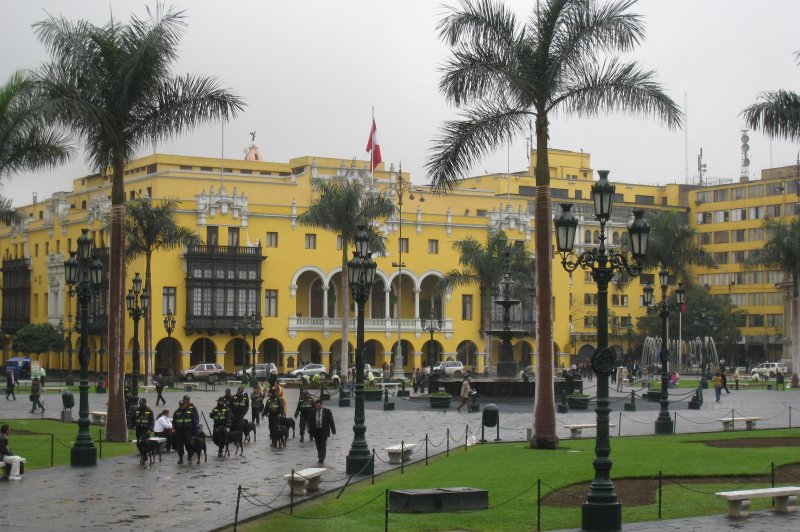 Winter Morning Rush Hour in Lima's Historic Center. (Foto: CC/Flickr.com | April Rinne)