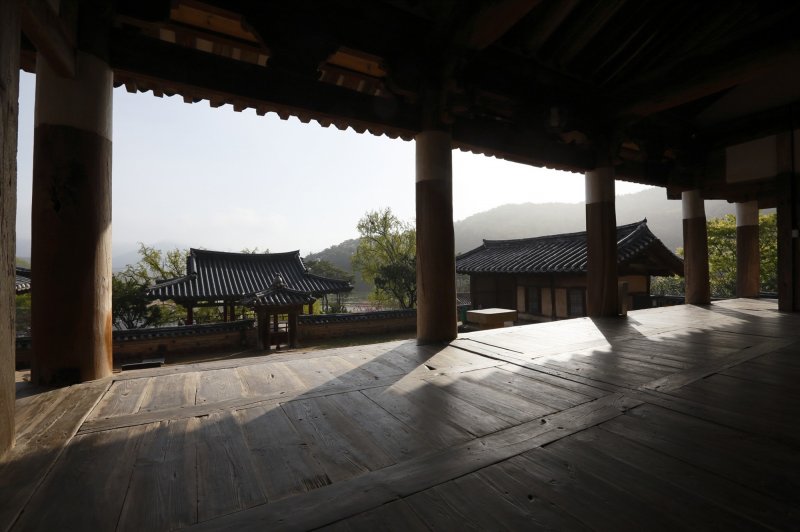 Interaction of interior and exterior spaces within the architecture at Dodong Seowon. (Foto: Oh Jong-eun | © Council for Promotion of the Inscription of Confucian Academies on the World Heritage List | whc.unesco.org/en/documents/140932)