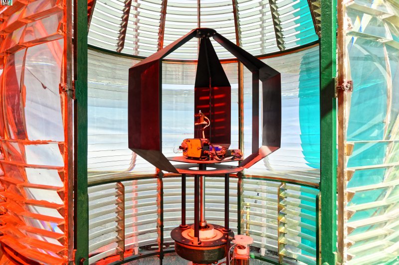 Het rotatiesysteem in de lantaren. (Foto: Gilles Vilquin | Copyright: © SMIDDEST | Permanent URL: whc.unesco.org/en/documents/172571)