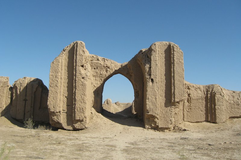 Akja Gala Caravanserai . (Foto: A. T. Orazow | © Ancient Merv State Historical Cultural Reserve | https://whc.unesco.org/en/documents/200156)
