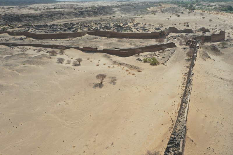 Luchtfoto van de Dam van Ma'rib. (foto: Amr Alsrori | © Nomination Team of the Landmarks of the Ancient Kingdom of Saba in Marib Governorate)